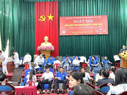 ĐOÀN VIÊN CÔNG ĐOÀN TRƯỜNG THCS KỲ HÀ THAM GIA NGÀY HỘI HIẾN MÁU NHÂN ĐẠO NĂM 2025
