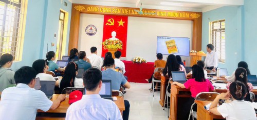 “ỨNG DỤNG CÔNG NGHỆ AI VÀO DẠY HỌC” - BƯỚC TIẾN MỚI TRONG CÔNG TÁC CHUYỂN ĐỔI SỐ GIÁO DỤC TẠI TRƯỜNG...