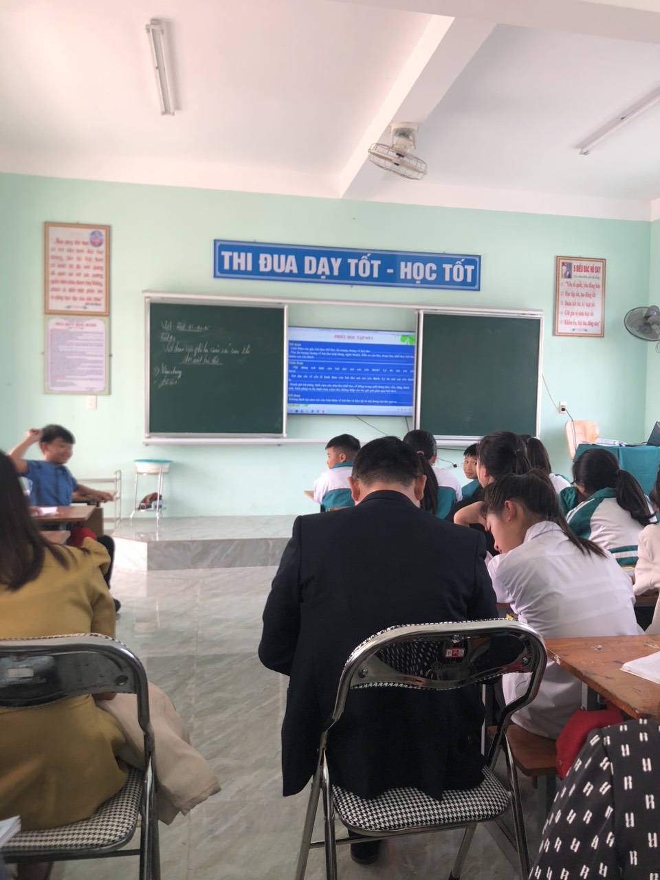 thao giảng chào mường ngày 8-3