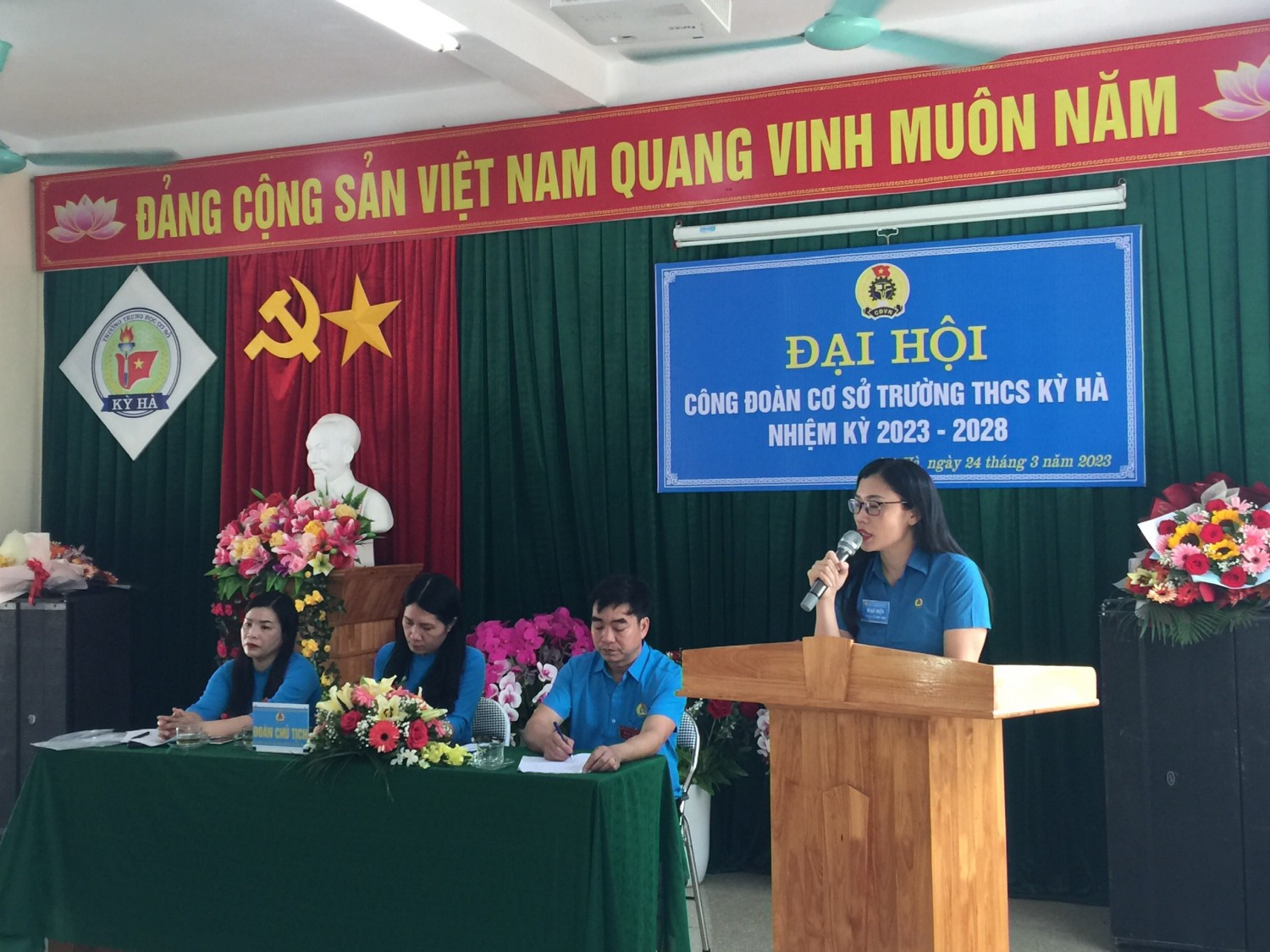 đ/ c: Nguyễn Thị Thắm phát biểu ý kiến