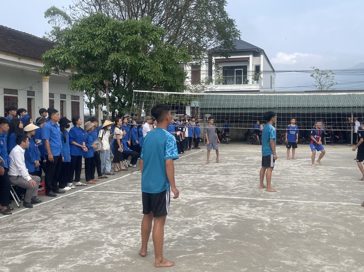 thi đấu bóng chuyền giữa các khối 