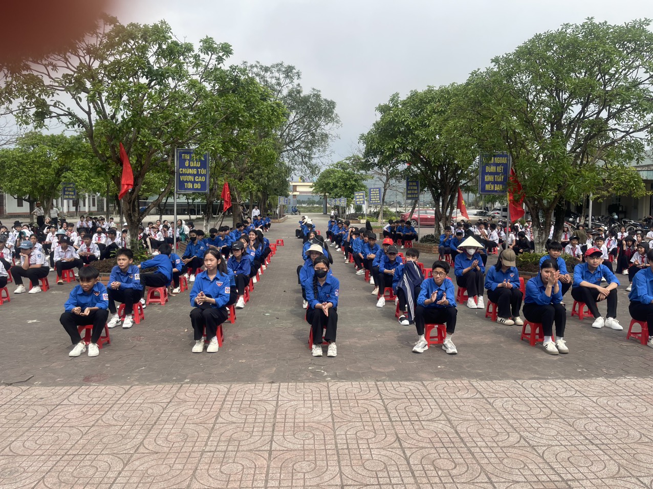 tại buổi lễ kết nạp