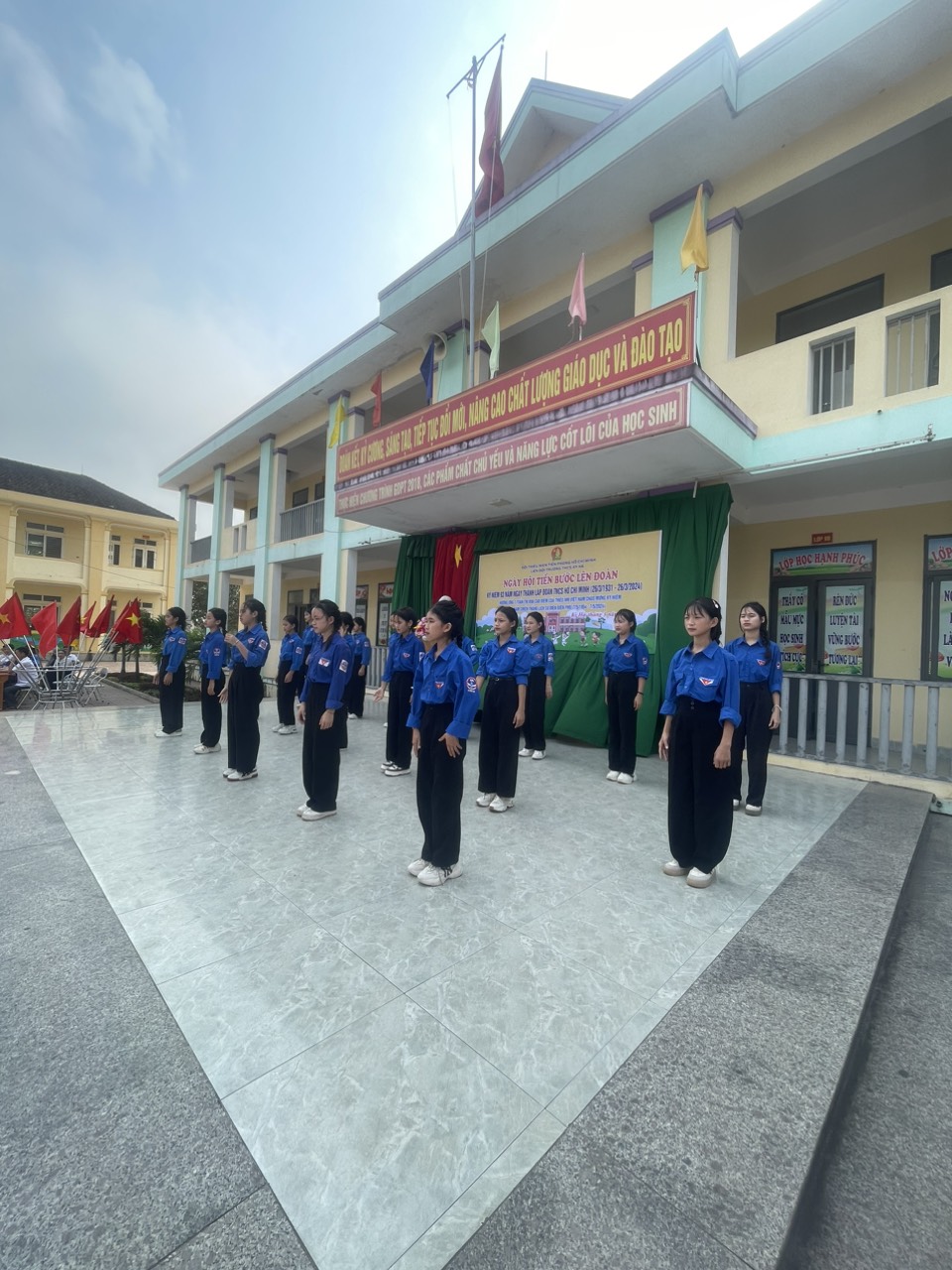 văn nghệ chào mừng