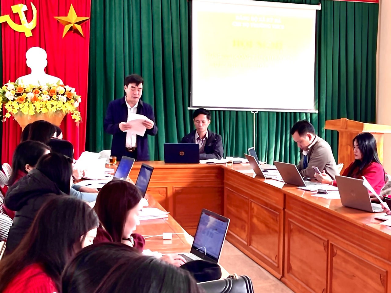 HỘI NGHI TỔNG KẾT CHI BỘ