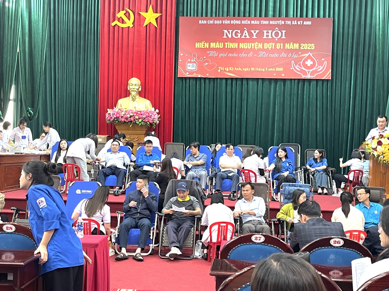 hiến máu nhân đạo